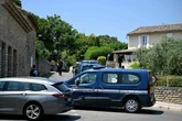 Dos muertos, entre ellos la novia, por disparos de encapuchados en una boda en Goult (Francia)