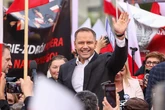 Karol Nawrocki, el polémico historiador que parece no estar a altura pero convence a los votantes de extrema derecha