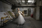 Así renació el ballet ucraniano en el búnker antiaéreo de Járkiv: "Seguir creando es una forma de resistencia. Seguimos aquí y estamos vivos"