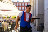 España supera por primera vez los 22 millones de ocupados y la tasa de paro cae hasta el 10,29%