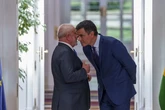 Sánchez busca refugio en la Latinoamérica progresista: agenda social e ideológica y citas con Boric, Lula o Petro