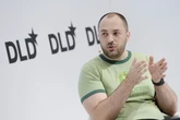 El yate de 220 millones de euros del cofundador de Whatsapp está en Ibiza: así pasó Jan Koum de vivir en la indigencia a ser milmillonario