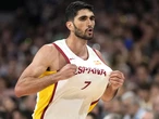 El lado más personal de Santi Aldama, la estrella española del EuroBasket: influenciado por su padre, casado y con un contrato multimillonario