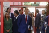 Sánchez promete reducir con inteligencia artificial la burocracia que la Ley Celaá disparó para los profesores