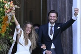 Dentro de la boda Belén Écija en Menorca: de la emoción de su madre Belén Rueda a los tres vestidos de novia y los tacones Louboutin