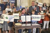 Expertos designados por el gobierno de Trump respaldan una demanda histórica del movimiento antivacunas