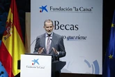 Felipe VI se rodea de jóvenes excelentes: "España espera mucho de vosotros, nos hacéis falta"