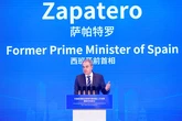 Zapatero estrecha sus lazos con China hasta convertirse en "el mejor embajador" de España en Pekín