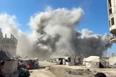 Un ataque aéreo israelí destruye la torre Ruya, uno de los edificios más altos de Gaza