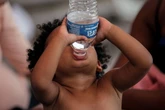 Hambre, intentos de suicidio y brotes de Covid: así viven los niños en los centros para migrantes
