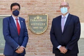 Telefónica instalará fibra óptica en toda la red de Paradores en julio