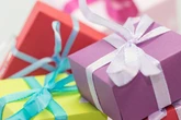 Por qué hay bancos que regalan dinero a sus clientes