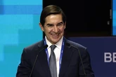 BBVA se desploma casi un 6% en bolsa tras lanzar una OPA sobre Sabadell, que sube un 4%