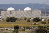 El derrumbe de la luz ya obliga a frenar a la mitad del parque atómico y moviliza al Consejo de Seguridad Nuclear