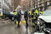 Tres heridos en un choque entre un todoterreno y un SUV que ha acabado subido en un parterre de la calle Goya