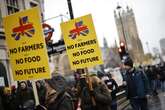 Los granjeros invaden Londres en protesta por al reforma fiscal laborista