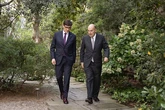 El Banco Sabadell maniobra contra la OPA del BBVA y su jefe jurídico, Miquel Roca, exhibe sintonía con Salvador Illa