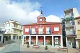 Un pueblo de Toledo vota en referéndum si siguen tocando o no las campanas del Ayuntamiento por la noche