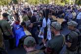 Poltava celebra los funerales por los al menos 55 muertos en uno de los ataques rusos más mortíferos en Ucrania