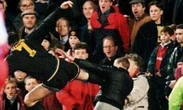 ric Cantona, sobre su agresin a un aficionado en 1995: "Me arrepiento de no haberle dado una patada ms fuerte"