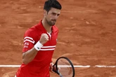 Djokovic pasa otro sofoco, pero vence a Berrettini y se cita en semifinales con Nadal