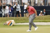 Jon Rahm: "Aún sigo sacando el puño en casa"