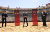 Enrique Ponce, Juan Ortega y Victoriano del Río recogen la Oreja y el Hierro de Oro de Radio Nacional de España