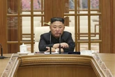 Corea del Norte le declara la guerra a los vaqueros y los cortes de pelo occidentales, "símbolos del capitalismo"