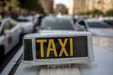 Miles de taxistas se concentran en Madrid y Barcelona para protestar por la subida de los precios de los seguros y para pedir más control sobre los VTC