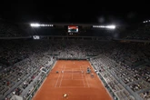 "¡Merci, Macron!": Levantan el toque de queda en Roland Garros por el Djokovic-Nadal