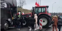 «Ситуація виходить з-під контролю»: польські фермери блокують проїзд автобусів, одного з іноземних пасажирів затримали — Кубраков