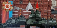 Один 80-річний Т-34: скромний парад у Москві підтвердив дефіцит танків у Росії - Bild