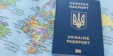 Виїзд за кордон 2025. Кому і як змінили список документів та що ще потрібно знати чоловікам до 60 років