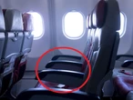 Plane armrest rule divides the internet