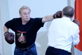 "Uderzył jedną stewardessę, drugą". Natychmiast ruszył. Nokaut
