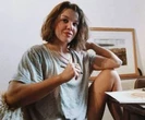 Aktywistka pozuje w podpasce. "Krwawimy razem"