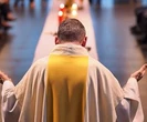 Ksiądz łamie obostrzenia i nie dopuszcza do bierzmowania. "Zmusza dzieci do chodzenia do kościoła"