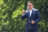 Hołownia opublikował emocjonalny wpis. Uderzył w obydwu kandydatów