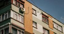 Koszmarny wypadek. Kobieta myła okna, wypadła z ósmego piętra
