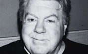 Nie żyje George Wendt. Gwiazdor serialu "Zdrówko!" zmarł w wieku 76 lat