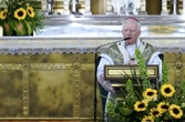 Abp Jędraszewski broni córki prezydenta elekta. "To boli"