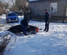 Ogrzewali się parą z garnka. W domu było 0 stopni