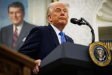 Złote smartfony Trumpa. Wyprodukują je w Chinach?