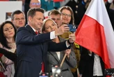Jak głosowały kobiety? Dwaj kandydaci rozbili bank
