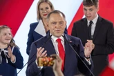 Tak było w sztabie Nawrockiego. "Wniesiono wiadro z lodem i butelką whisky"
