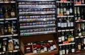 Polacy o pomyśle podwyżki akcyzy na alkohol i papierosy. Najnowszy sondaż