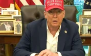 Trump daje dwa tygodnie Putinowi. W pewnym momencie wyjął zdjęcie