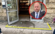 Groźny incydent przed biurem Platformy. Zembaczyński: to był celowany atak