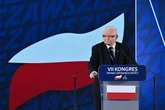 Prezes PiS dyscyplinuje posłów. Za wzór stawia Marka Suskiego