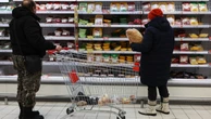 Tylu Rosjan nie stać na jedzenie. Zaskakujące wyniki sondażu